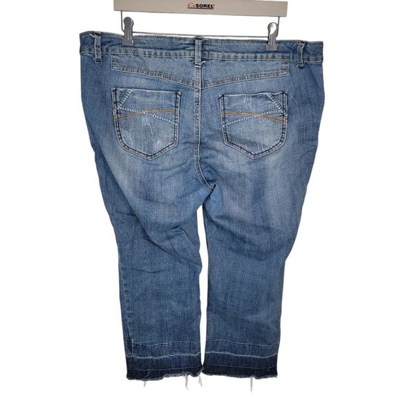Torrid Vintage Raw/Released hem Capri Denim Jeans Size 18 - Picture 2 of 7